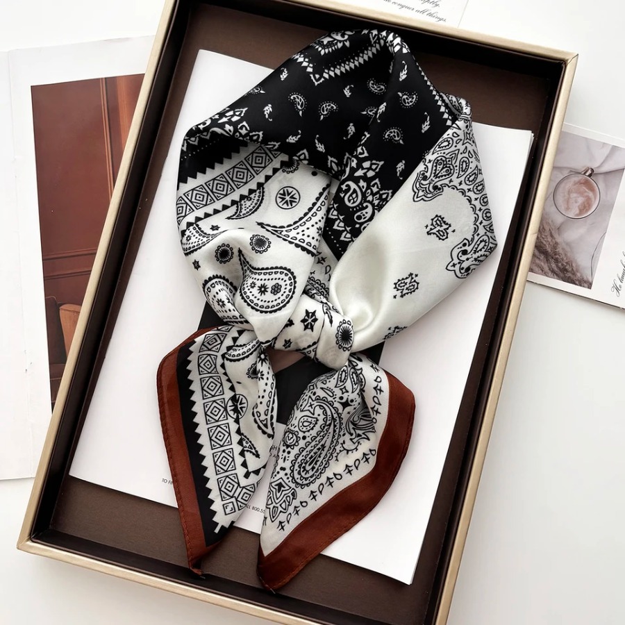 Sciarpa Quadrata in Seta 2025  - Bandana Cotton recensione e prezzo
