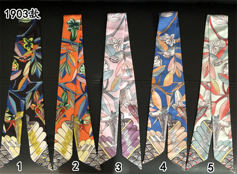 Marchio di lusso colibrì stamp - Silk Neck Scarf recensione e prezzo